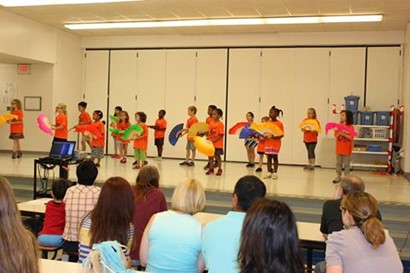 Elementary students on stage 