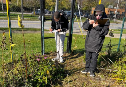 student-garden-learning-delisle