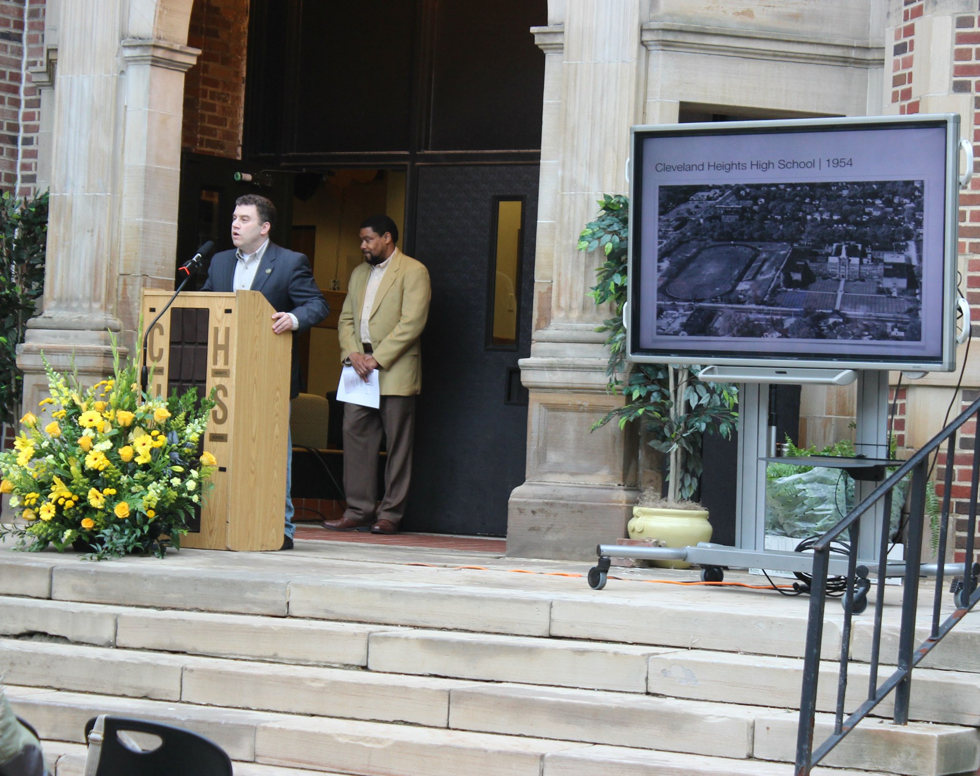 CH-UH Board member and Heights Alumni Foundation Executive Director Eric Silverman