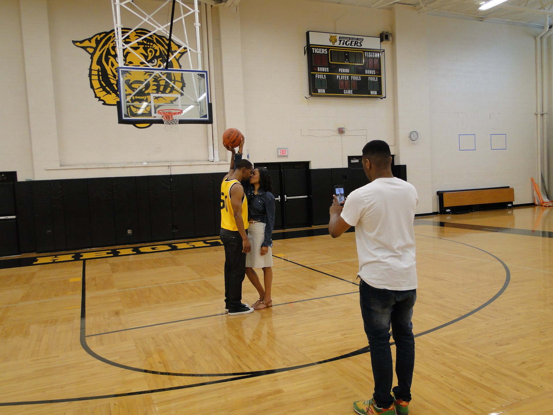 Alumni Roosevelt Glenn Stringer and Laeh (Levert) Stringer, 93, returned to the gym on June 4.