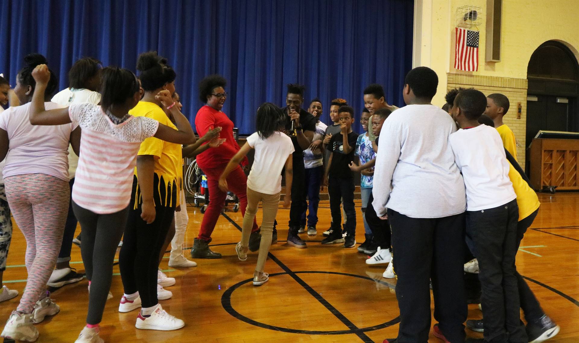 Kids have dance-off with motivational speaker