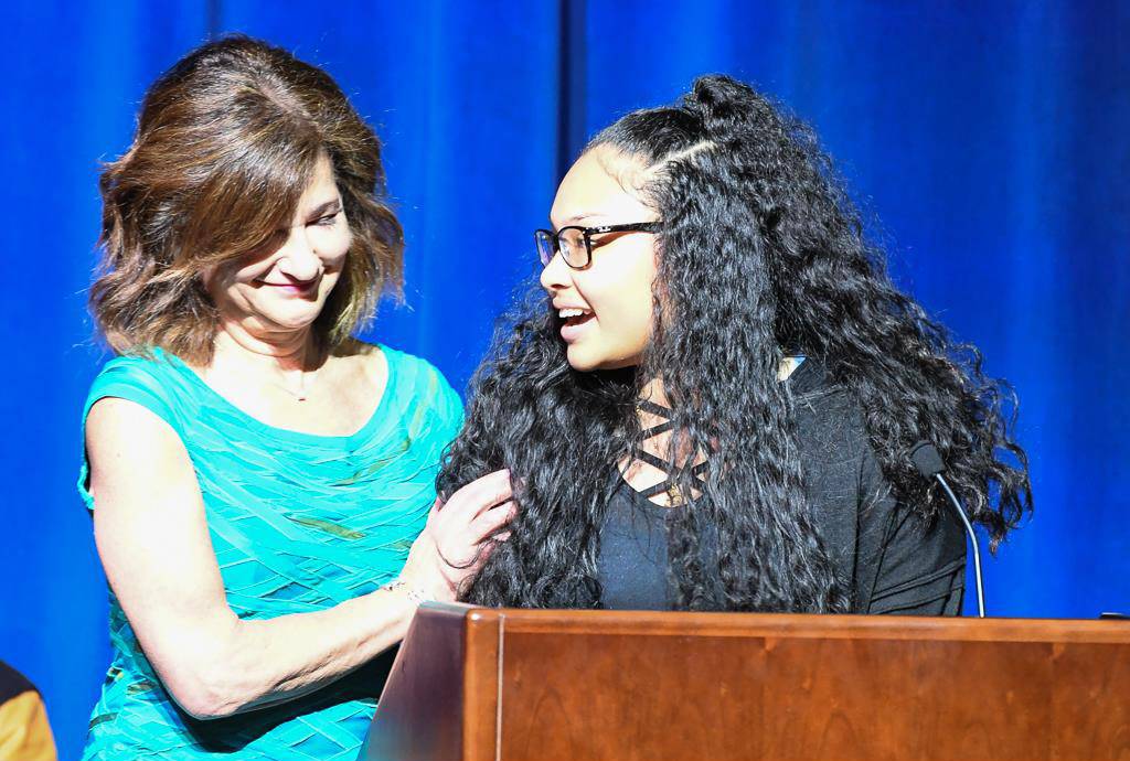 Inductee Lori Hermelin Bush (&#39;74) and student Christine Roberts