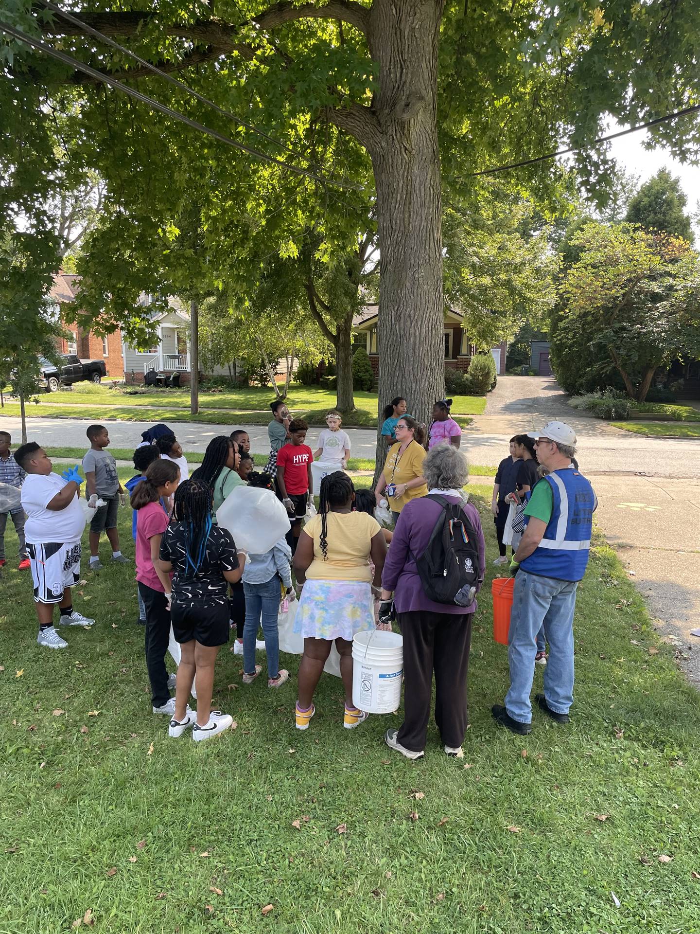 Noble CLC Garden & Litter Clean Up, 2022